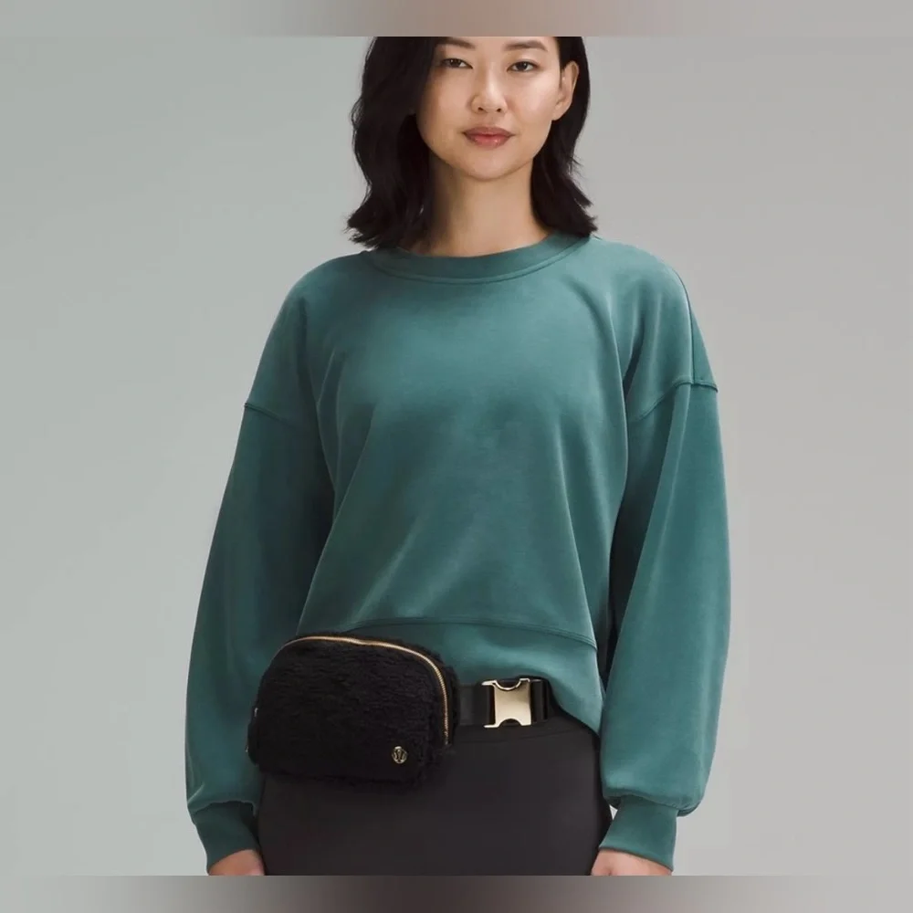 Lululemon Sherpa Belt Bag - Picture 3 of 6